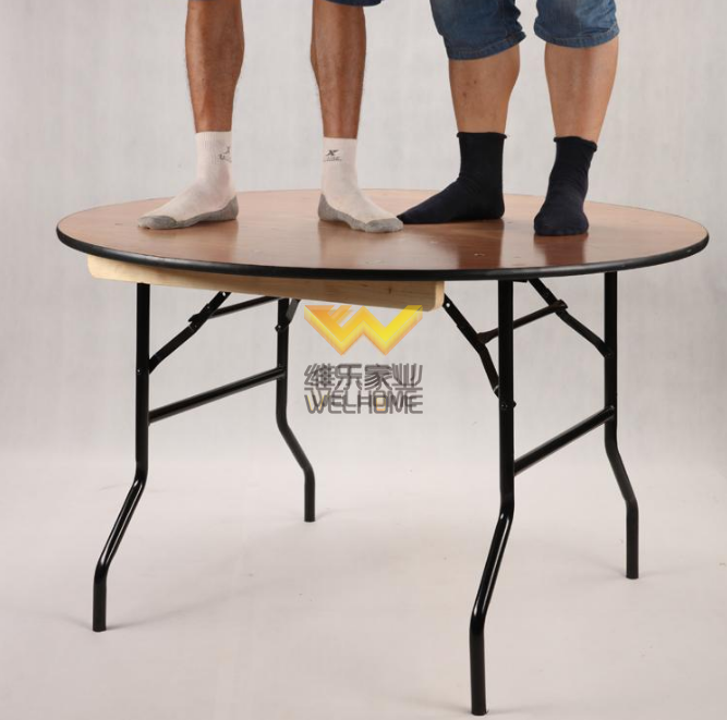 Round plywood folding table for event/restaurant